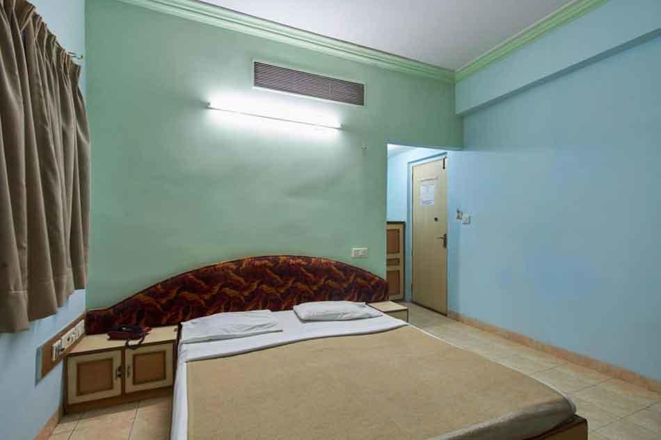 Hotel Damjis Ahmedabad Eksteriør billede